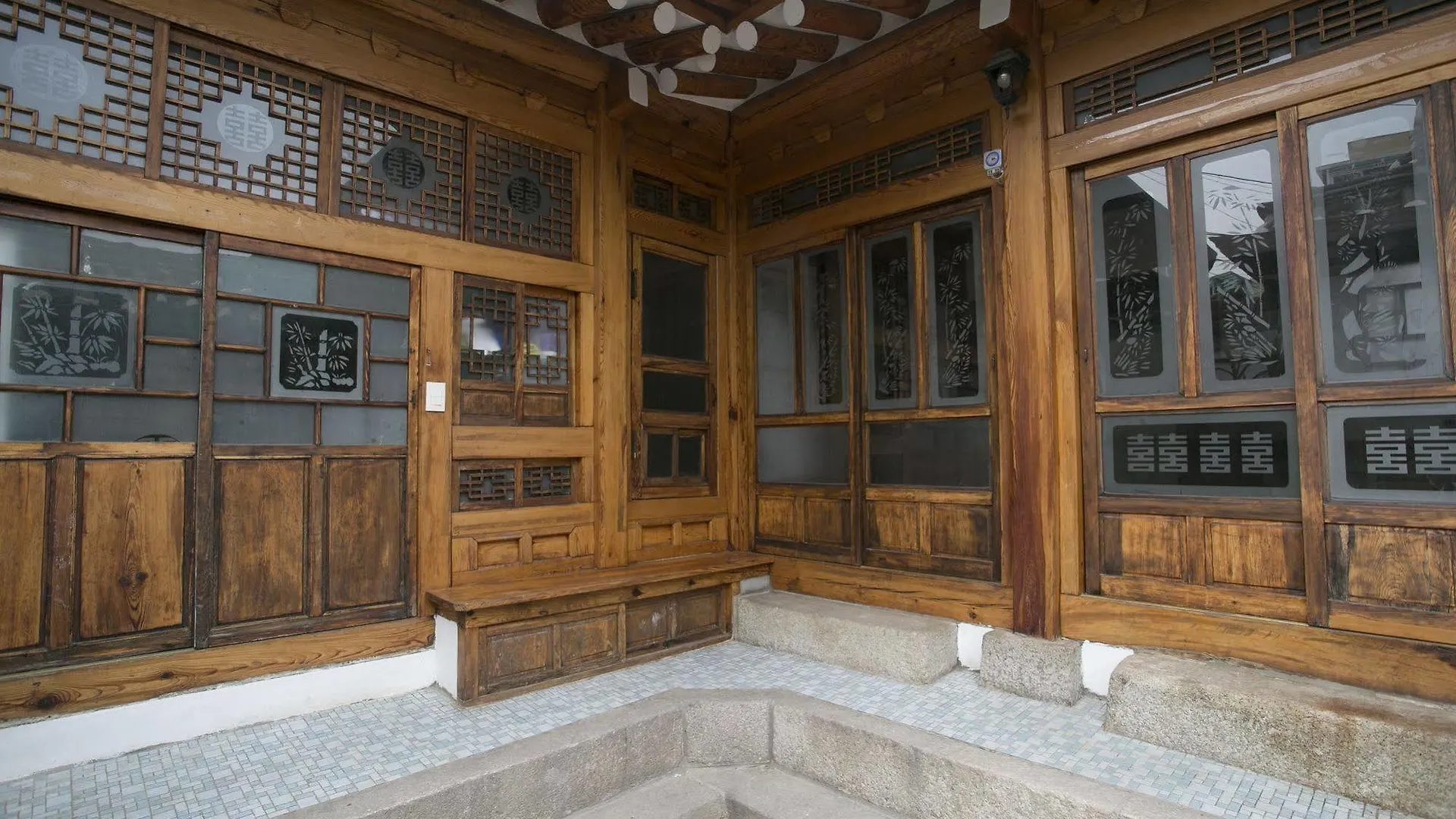 Kimchi Guesthouse Jongno contacts